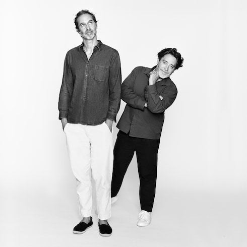 Monogram Casa e Arte do Jantar Objets Nomades - Coleção de Móveis Luminária Bell por Edward Barber & Jay Osgerby | Louis Vuitton ®